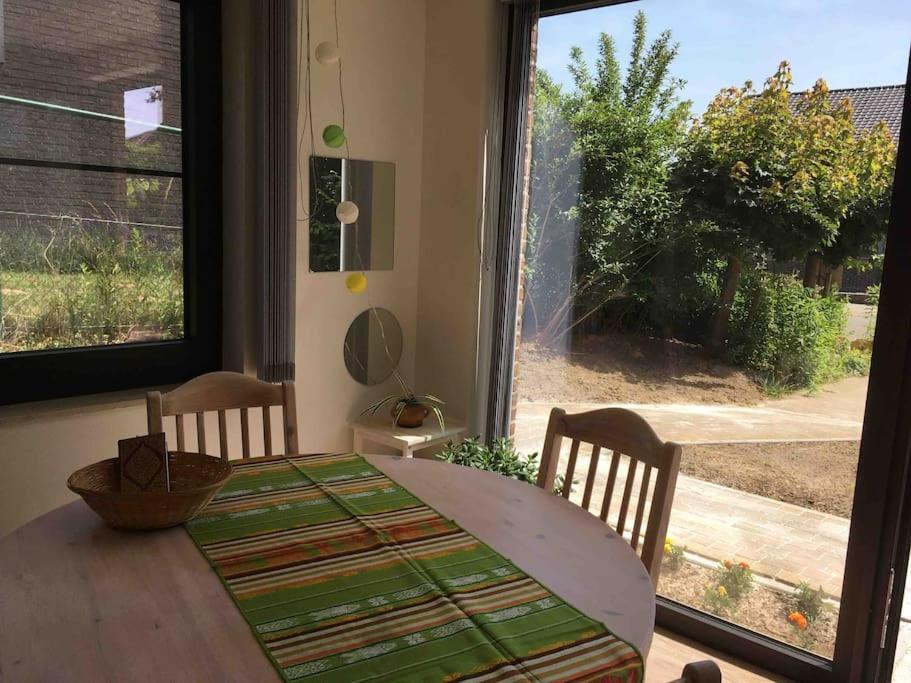 'Het T-Huisje' Volledig Ingerichte Studio Leuven Luaran gambar